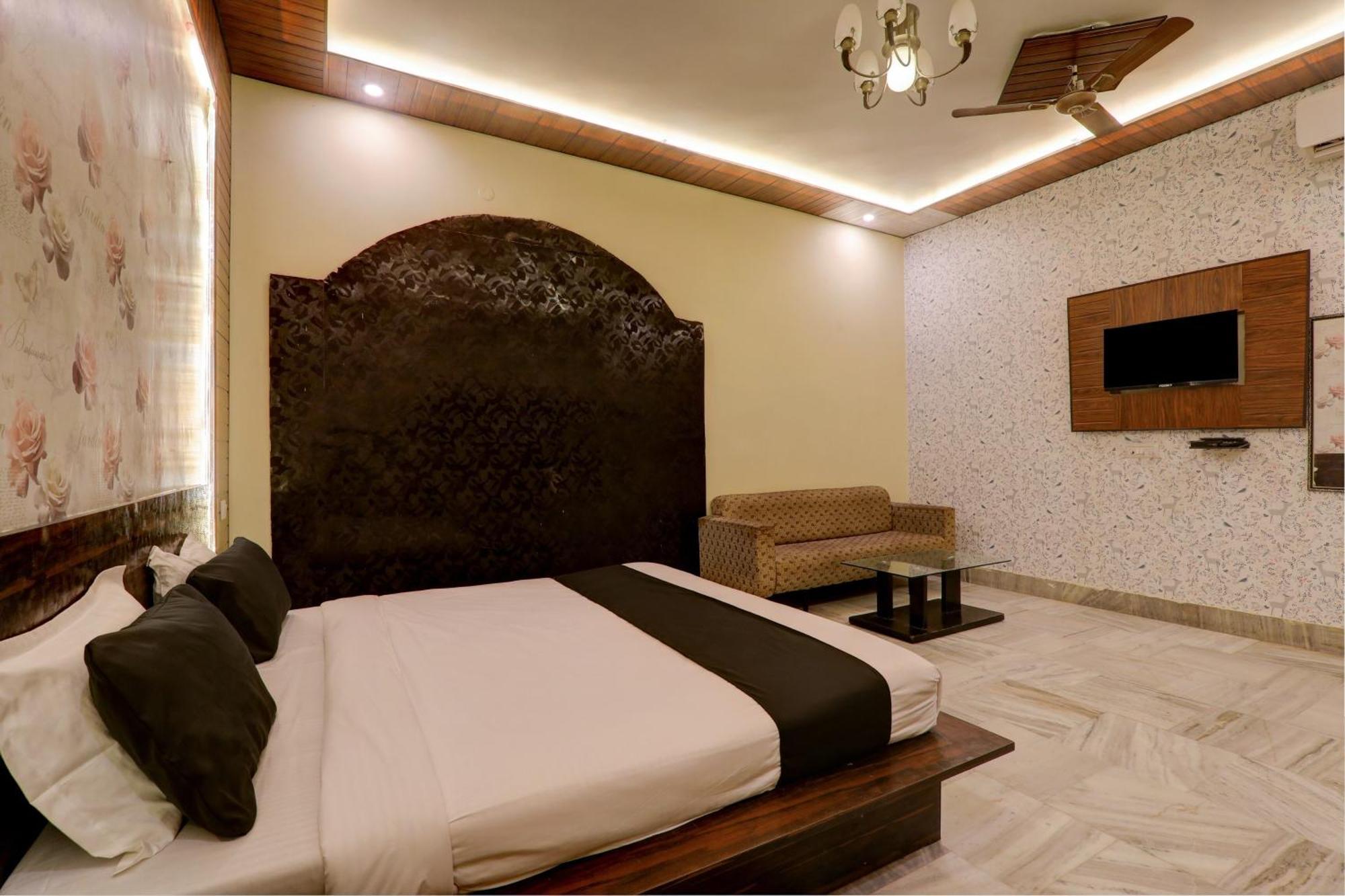 Hotel O Flagship Adbhut Moment Hotel Varanasi Eksteriør bilde